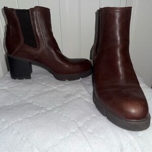 Naturalizer Brown Ankle Boots with Chunky Heel